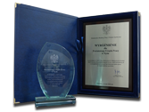 Zdjęcia nagród i wyróżnień, które otrzymał Powiatowy Urząd Pracy w Nysie