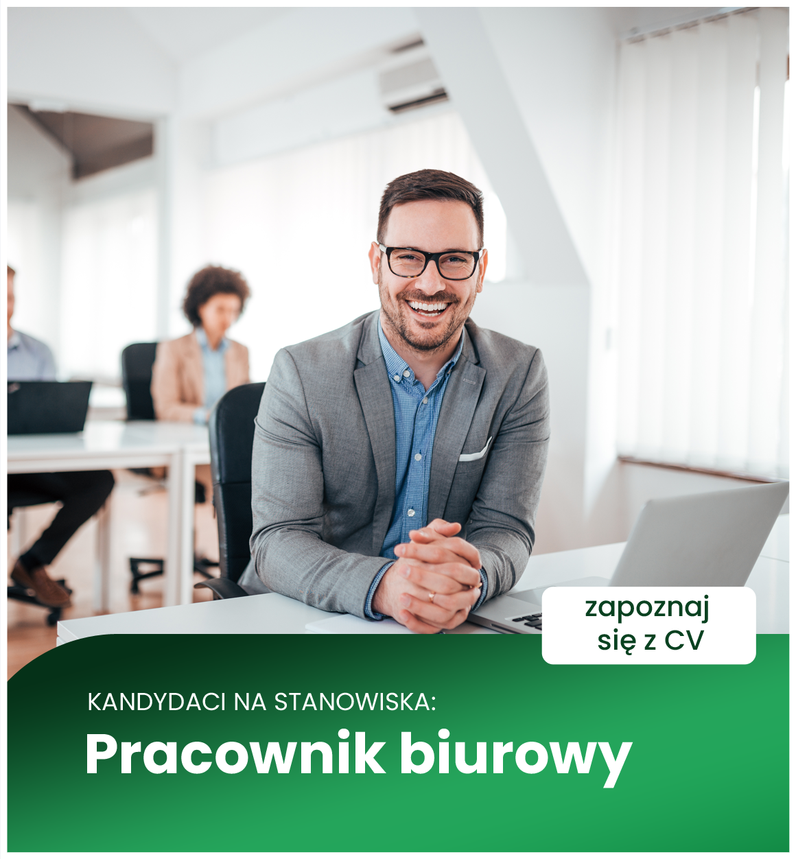 pracownik-biurowy