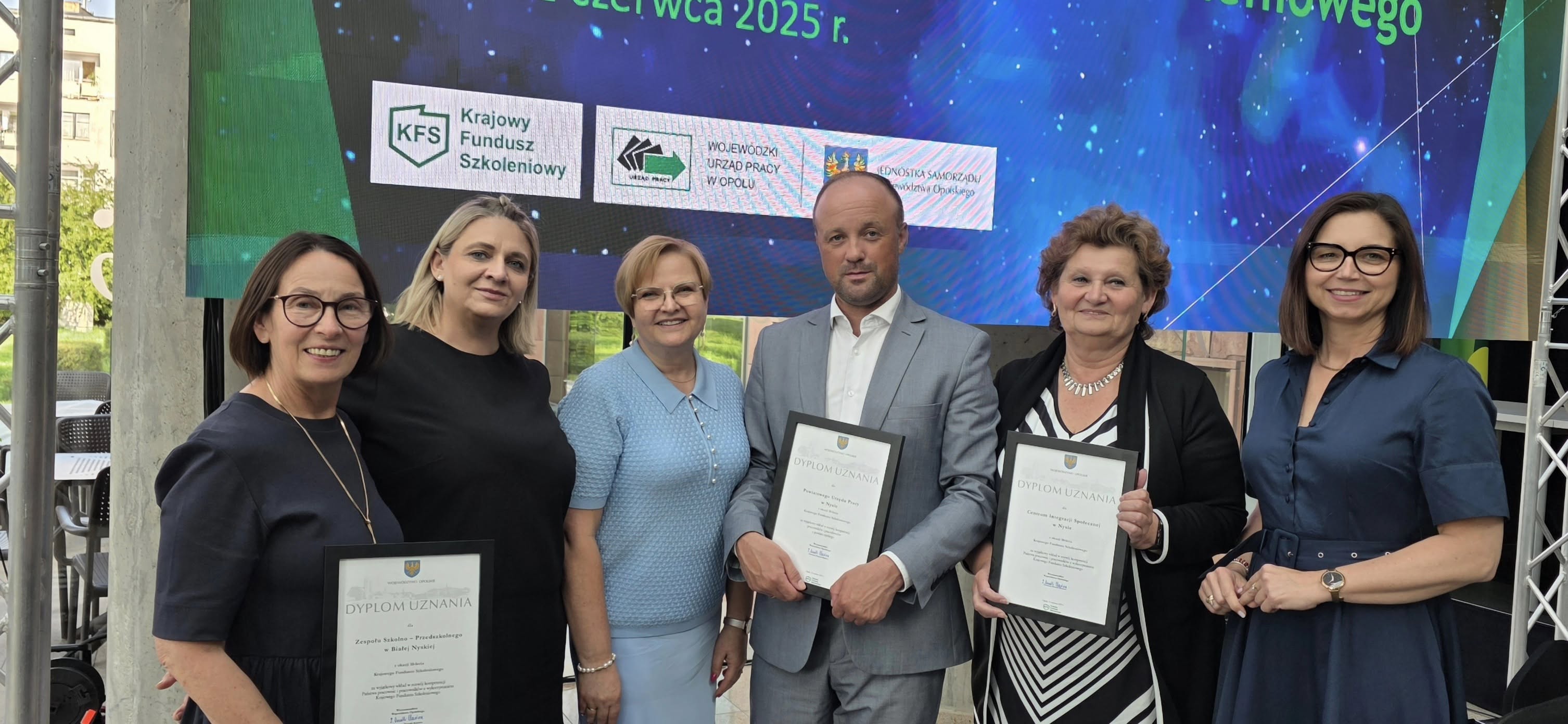 Zdjęcie artykułu Powiatowy Urząd Pracy w Nysie wyróżniony podczas Gali z okazji 10-lecia KFS